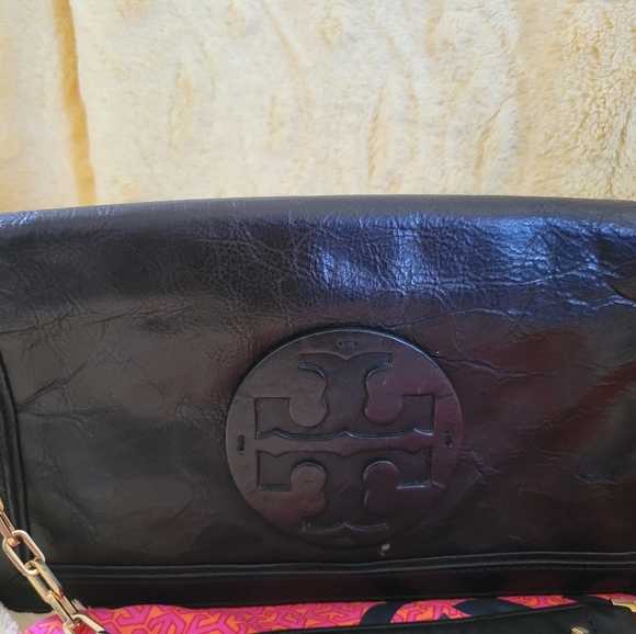 Tory Burch Reva Clutch in EXCELLENT condition - Picture 2 of 6